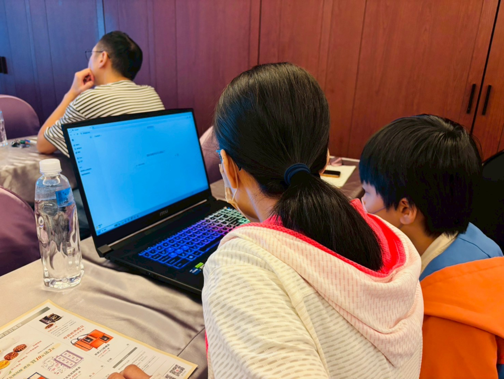 LINE_ALBUM_820商圈課程_250915_15